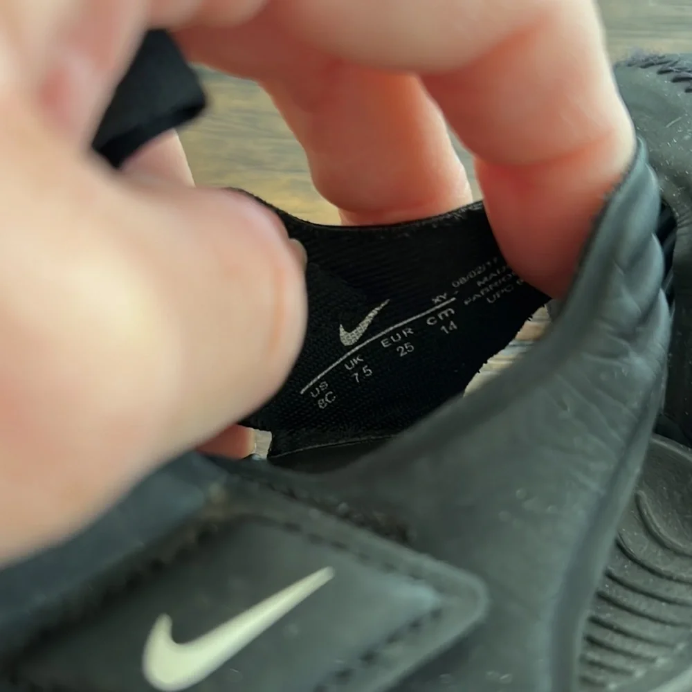 Nike Sunray Protect 2 | color black | size 8c